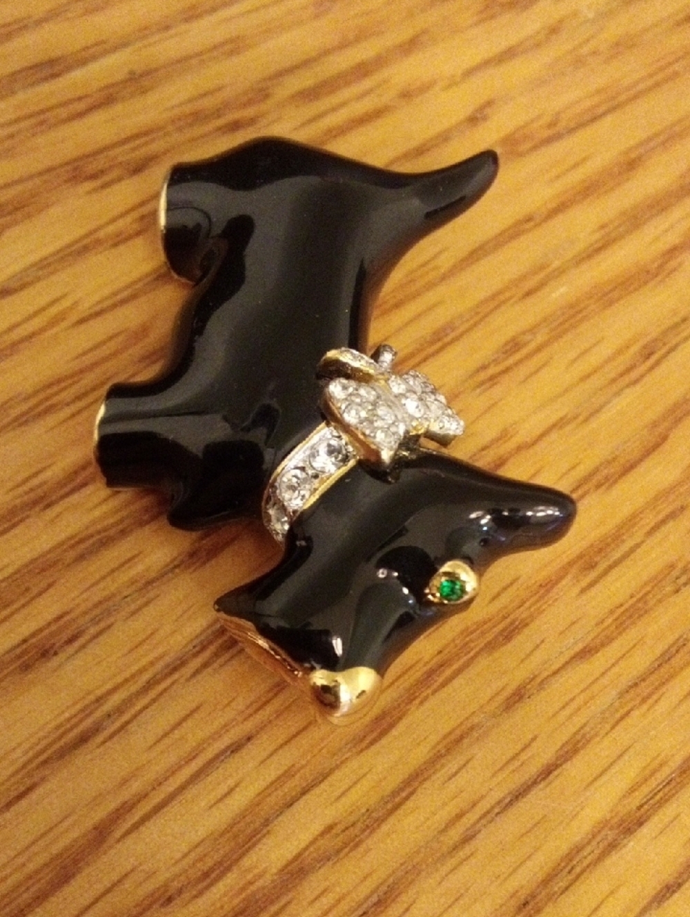 Black Scottie Dog Brooch with Crystal Collar - Picture 2 of 5